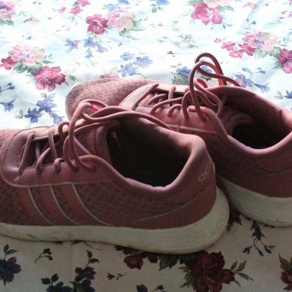 adidas running shoes - Picture 1 of 2